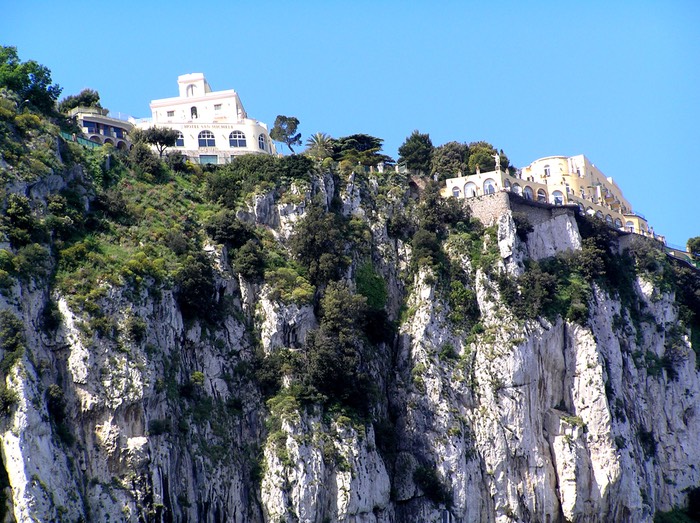 135CapriNearBlueGroto