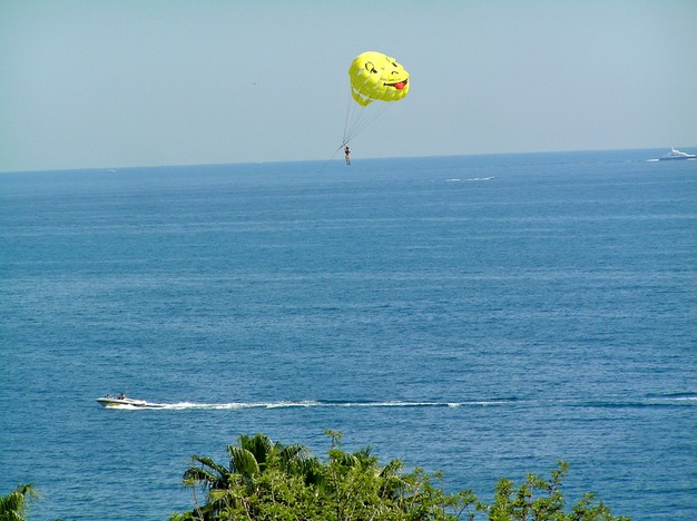 32.ParaSailingInNice