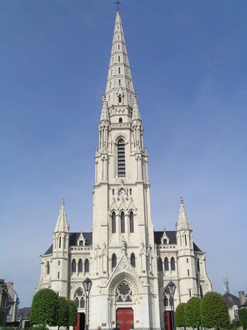 4."White"Cath At Chateaubriant