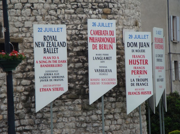 52SisteronConcert Signs