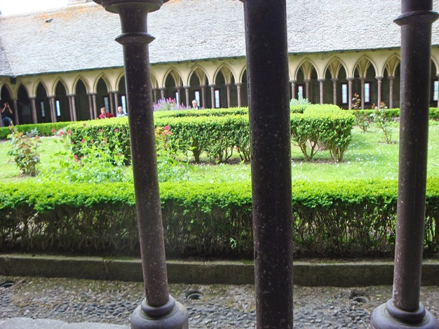 75CloisterIn StMichel