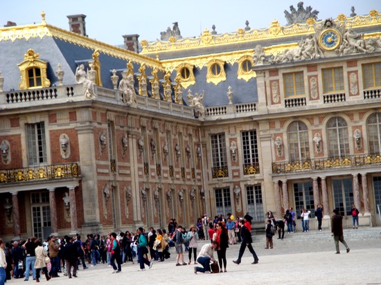 P53.VersaillesCourtyard