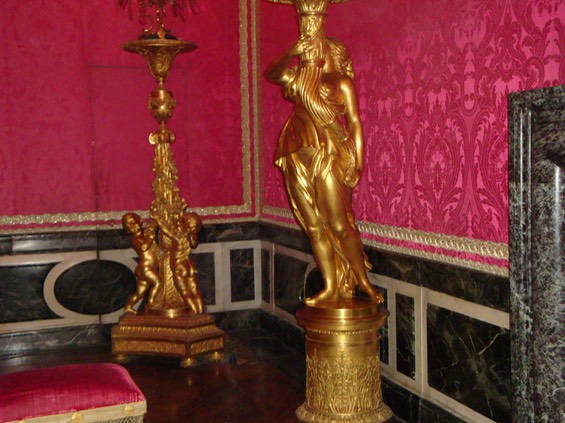 P56.SolidGoldStatues